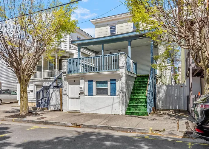 9 Bedroom, 14 Beds House Great For Big Groups Near Boardwalk, Tropicana