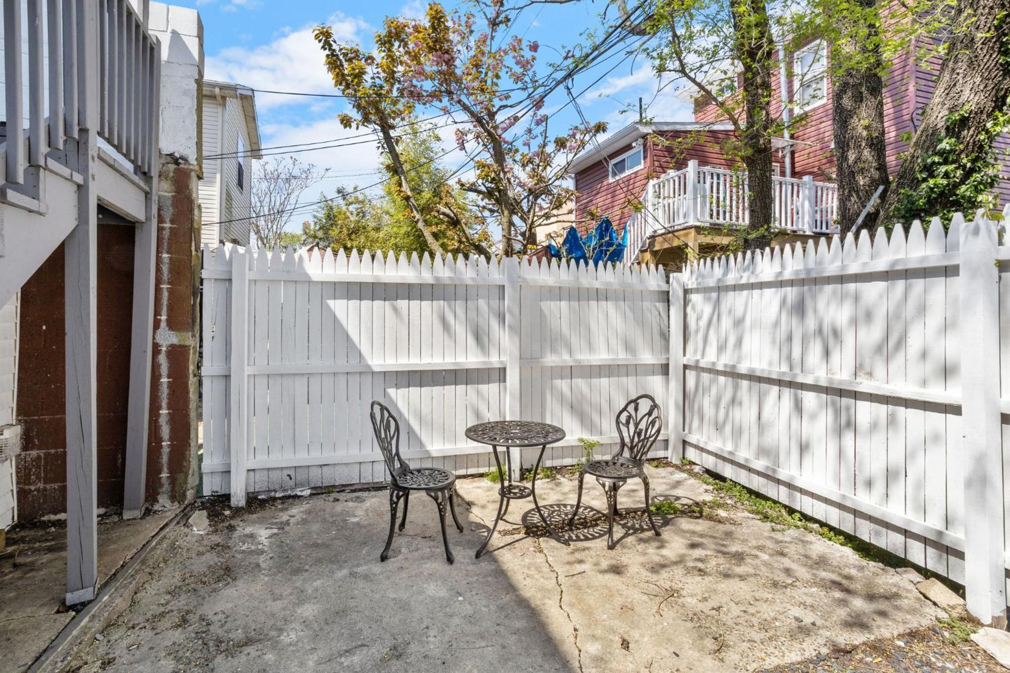9 Bedroom, 14 Beds House Great For Big Groups Near Boardwalk, Tropicana Holiday home Atlantic City