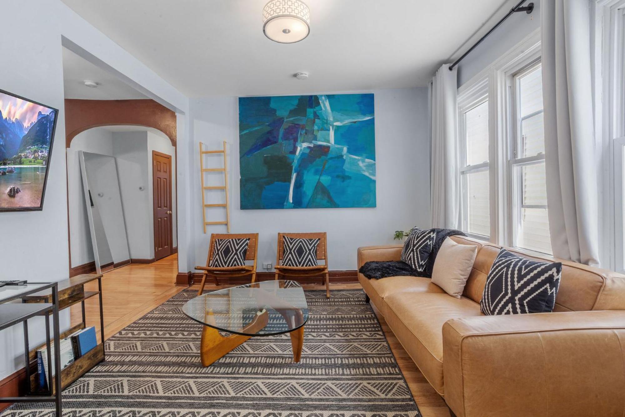 9 Bedroom, 14 Beds House Great For Big Groups Near Boardwalk, Tropicana *