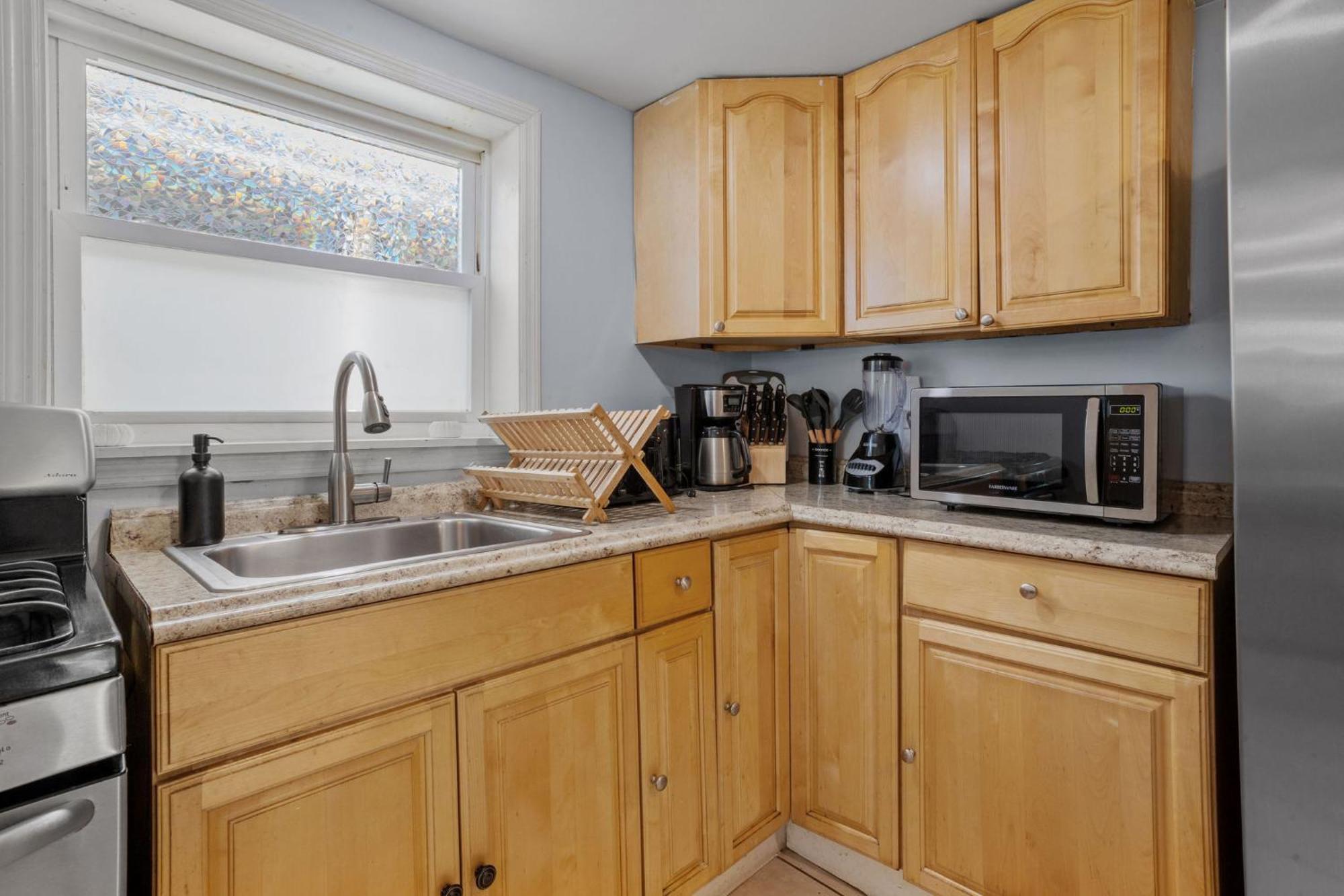 9 Bedroom, 14 Beds House Great For Big Groups Near Boardwalk, Tropicana Atlantic City