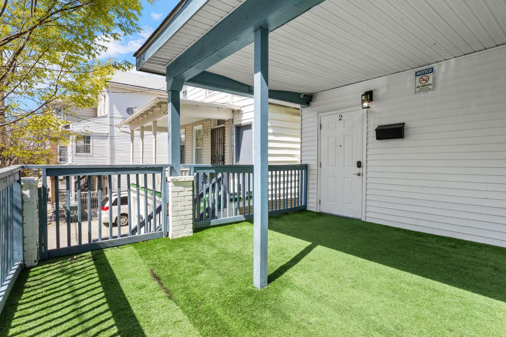 9 Bedroom, 14 Beds House Great For Big Groups Near Boardwalk, Tropicana *