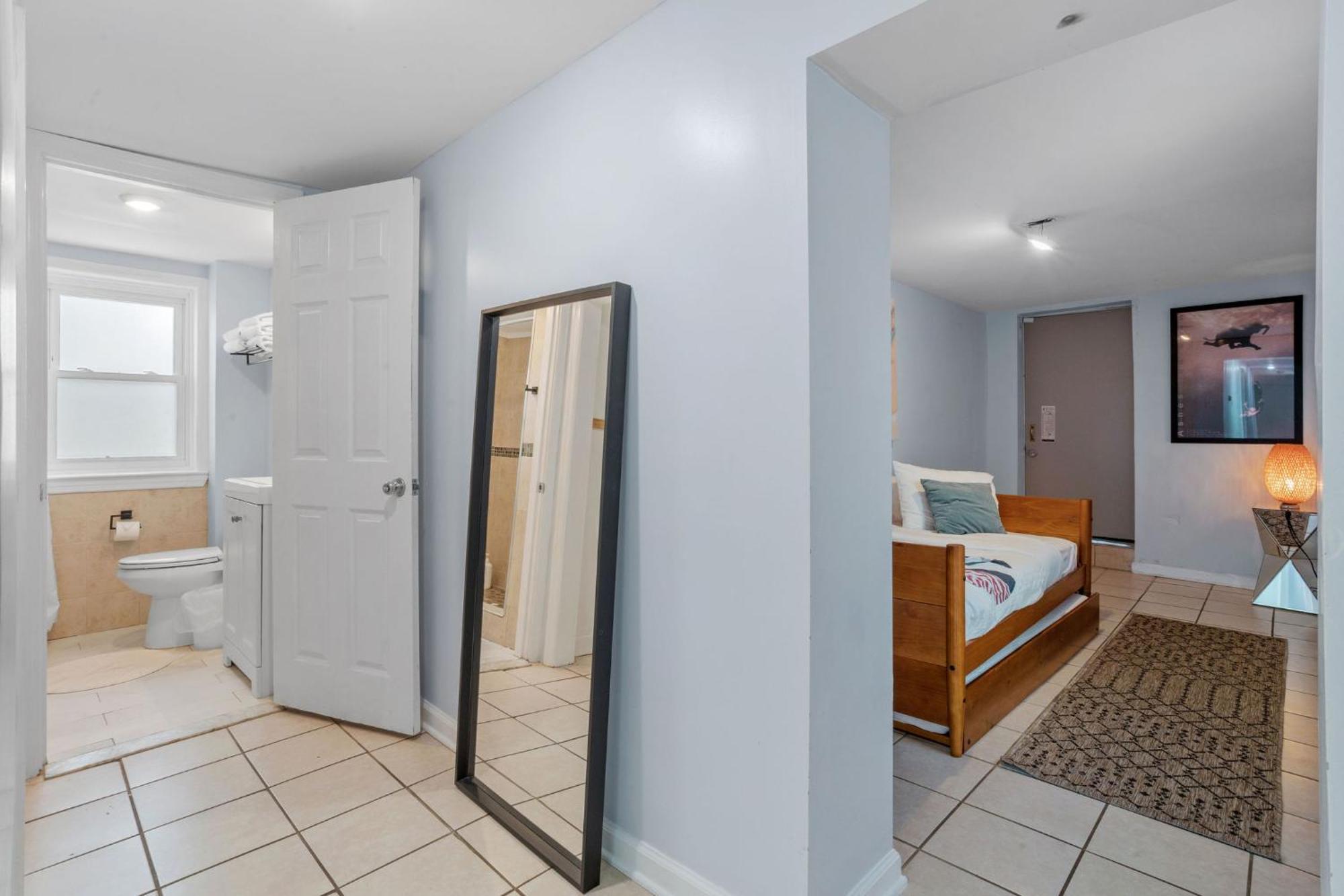 Casa vacanze 9 Bedroom, 14 Beds House Great For Big Groups Near Boardwalk, Tropicana *